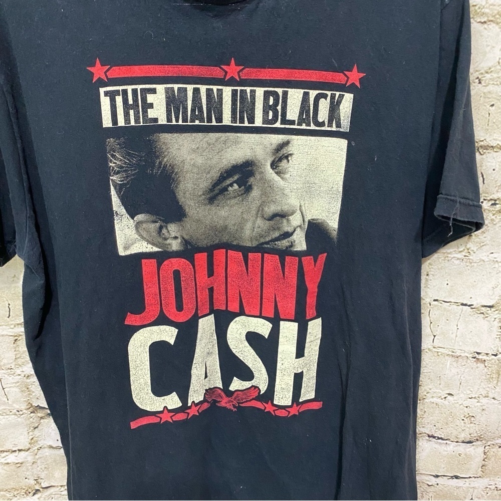 Johnny Cash The Man In Black Fan T Shirt - Picture 2 of 4